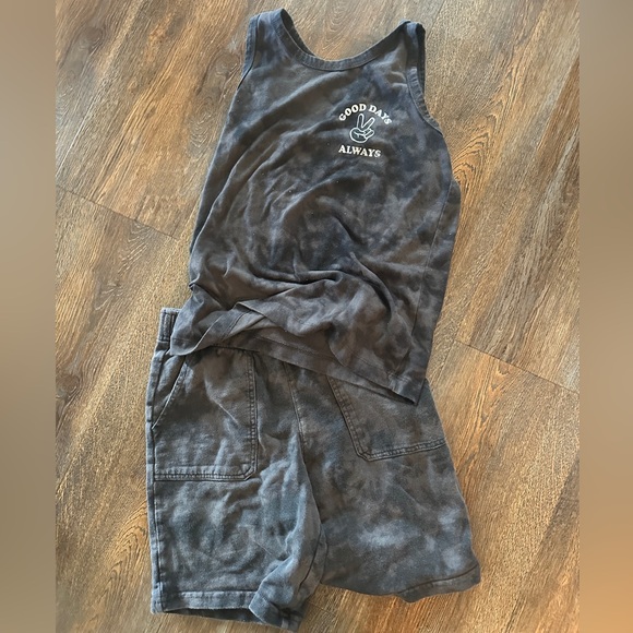 Trendy boy Summer 2 piece outfit sz7 - Picture 1 of 4